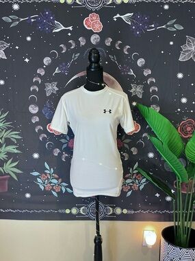 Under Armour Tee 🤍